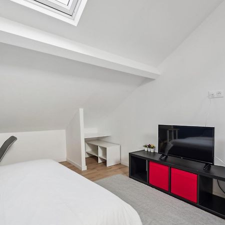 Budget Appart Avec Parking Au Centre-Ville Charleville-Mezieres Luaran gambar